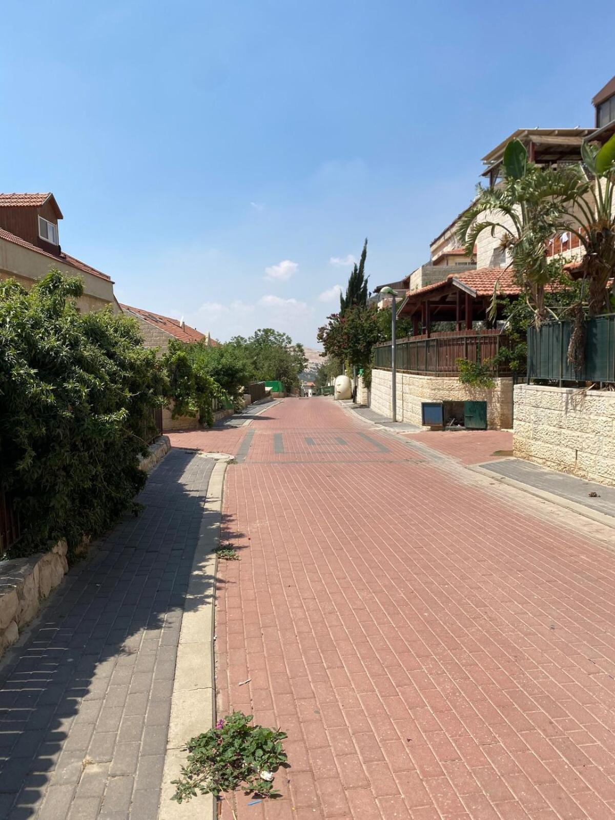 Apartamento דירת גן מרווחת במיקום מעולה עם נטפליקס חינמי Ma'ale Adumim Exterior foto