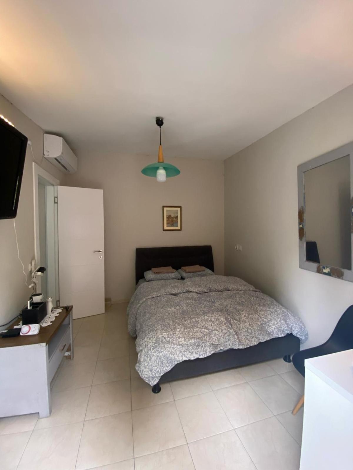 Apartamento דירת גן מרווחת במיקום מעולה עם נטפליקס חינמי Ma'ale Adumim Exterior foto